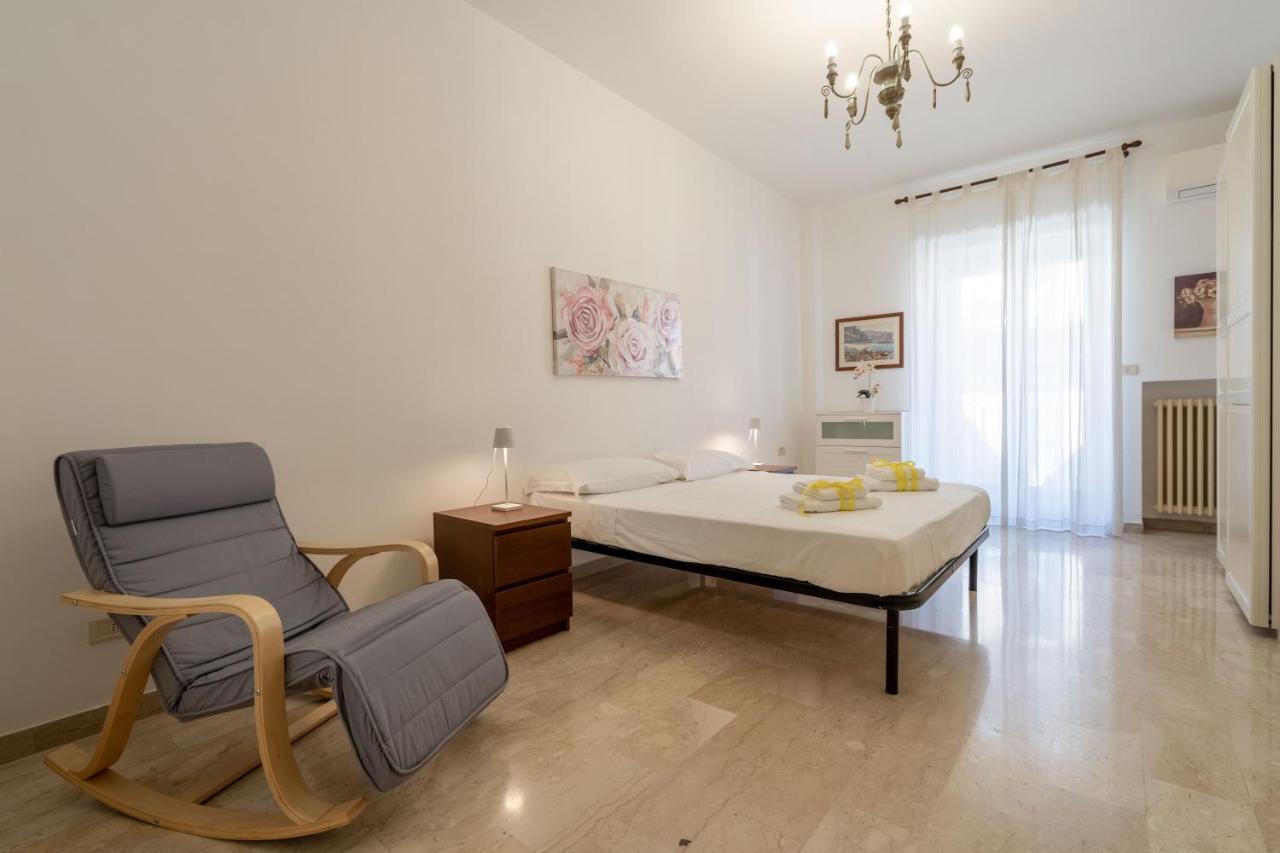 Universita & Stazione Airy Apartment With Parking Bari Ngoại thất bức ảnh