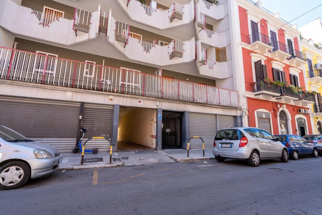 Universita & Stazione Airy Apartment With Parking Bari Ngoại thất bức ảnh