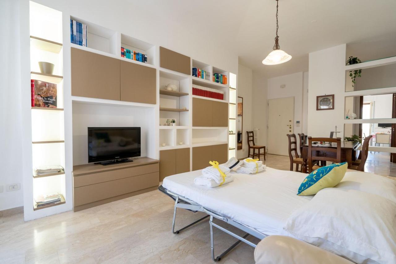 Universita & Stazione Airy Apartment With Parking Bari Ngoại thất bức ảnh