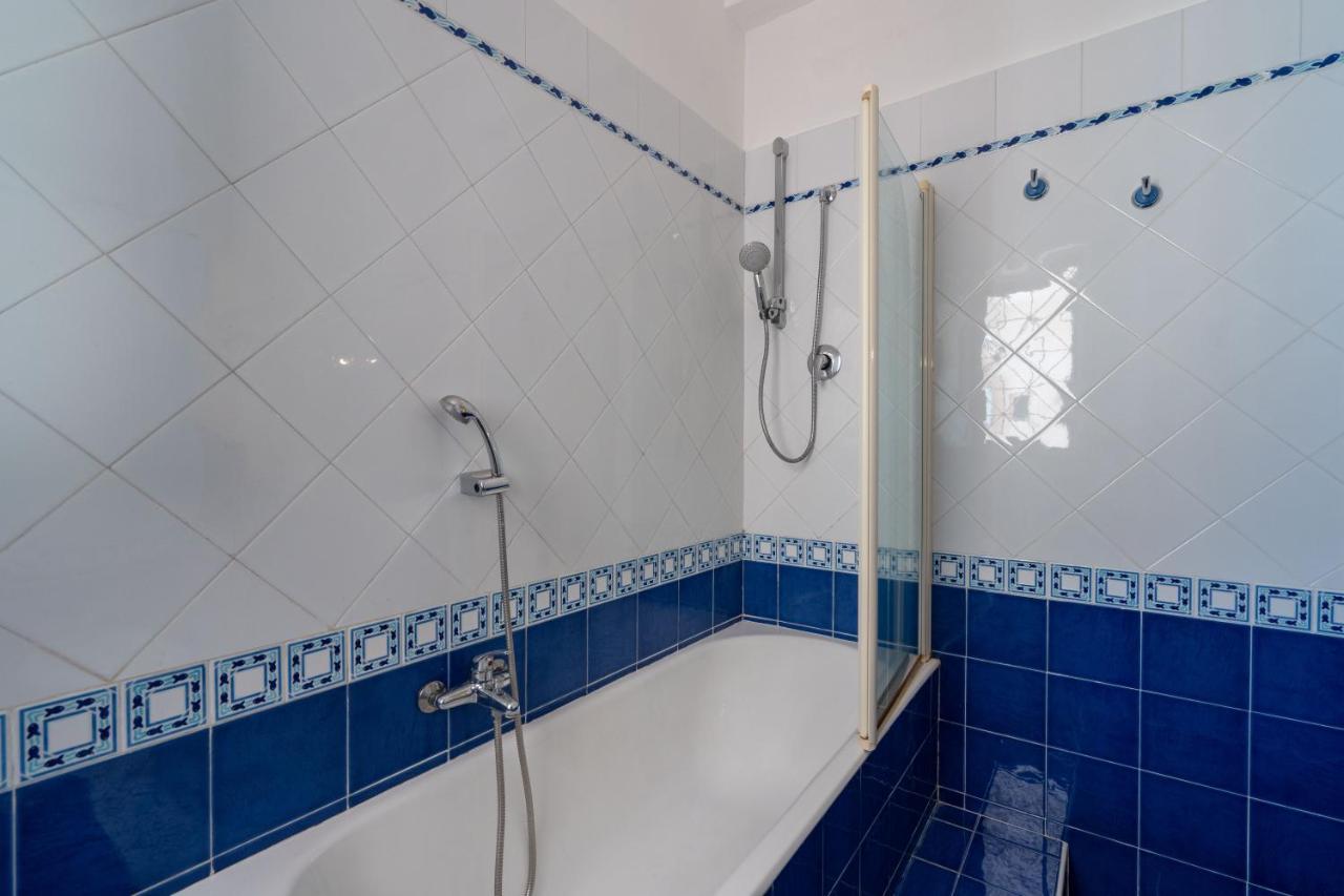 Universita & Stazione Airy Apartment With Parking Bari Ngoại thất bức ảnh